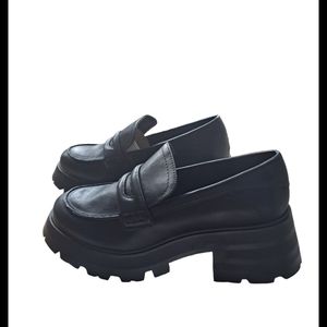 Call It Spring chunky plateform souliers size  US 8,5 39 EUR
